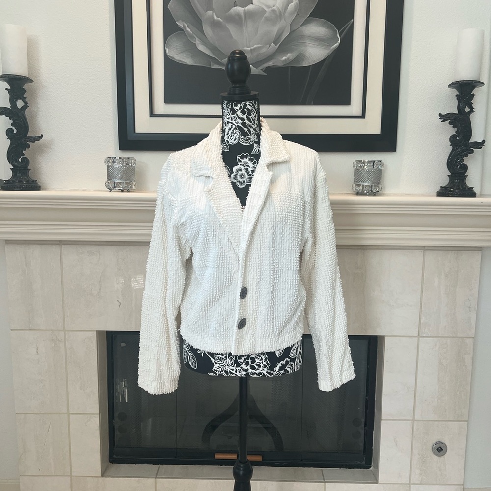 Chic White Women's Blazer
